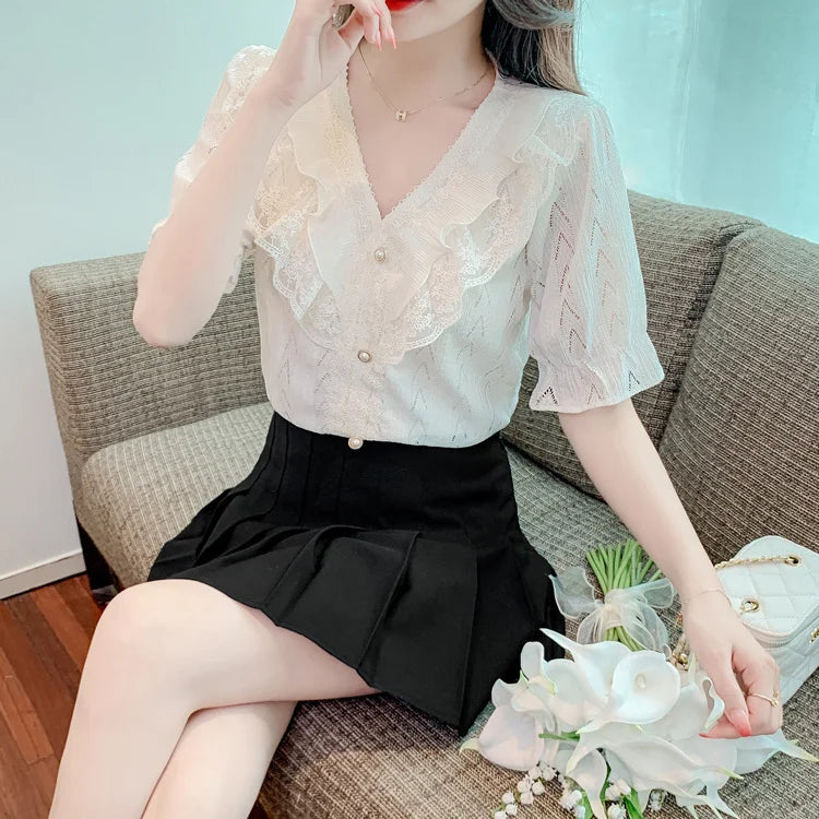 Lace Vneck Ruffle Shirt for Women in Summer New French Sweet Temperament Shortsleeved Shirt