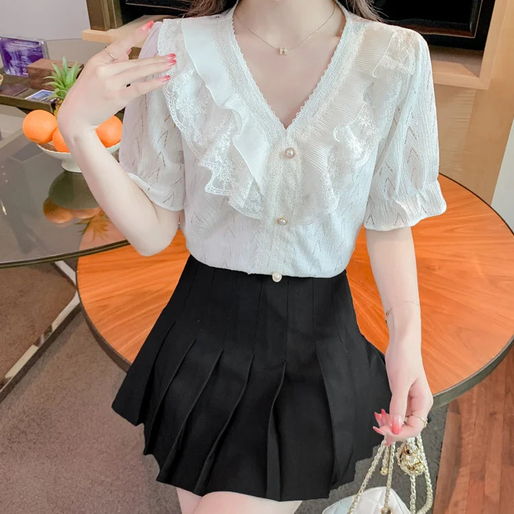 Lace Vneck Ruffle Shirt for Women in Summer New French Sweet Temperament Shortsleeved Shirt