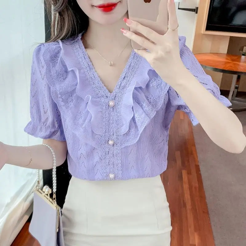 Lace Vneck Ruffle Shirt for Women in Summer New French Sweet Temperament Shortsleeved Shirt
