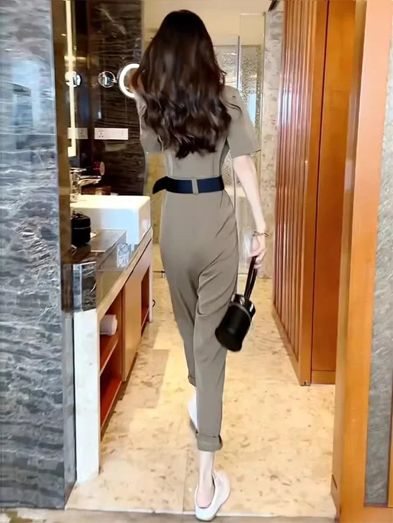 Korean Version of Trendy and Stylish Slim Fitting Waist With Contrasting Color High-end Jumpsuit for Women in the Summer of 2024